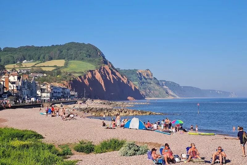 Cosy 2 Bedroom Cottage in Sidmouth 200m from the beach with free parking.