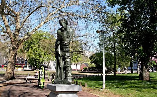 Statue Polymnie