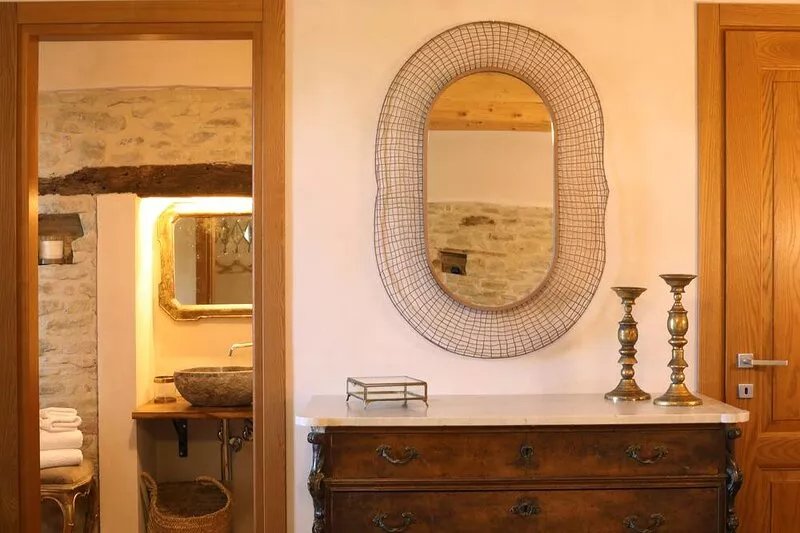 Restored 17th Century Villa with Swimming Pool, Chef's Kitchen+WiFi+AC