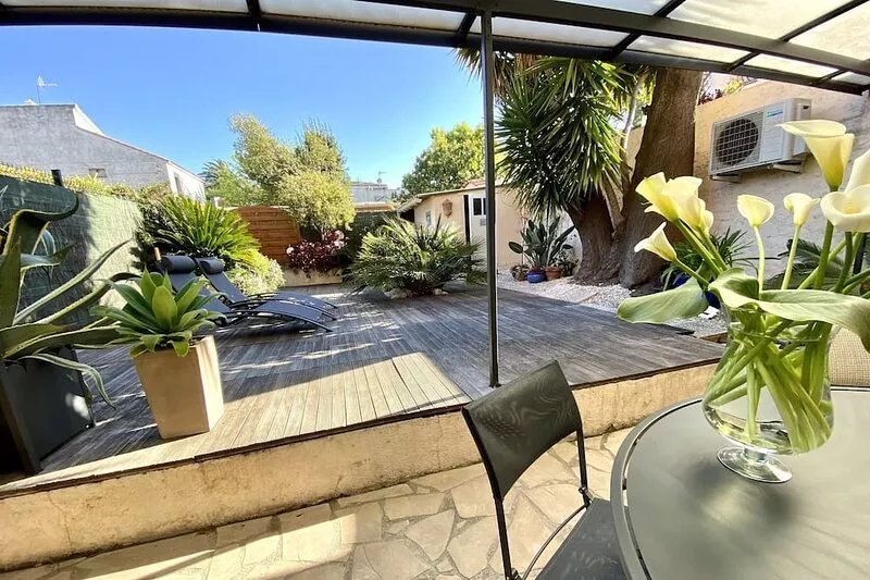Cap d'Antibes F2 apartment on the ground floor private tt comfort