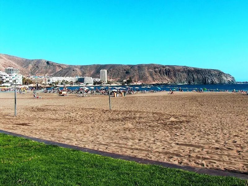 VV, terrace, Wi-Fi, center of Los Cristianos, 100 meters from the beach