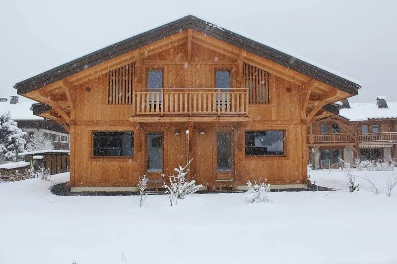 RECENT CHALET LARGE MASSIF SAMOENS 12 PEOPLE HOME