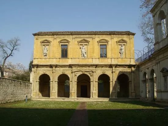 Lodge and Odeo Cornaro