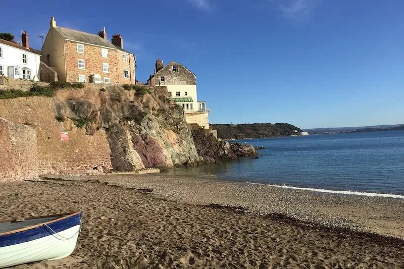 HOWTON COTTAGE - village cottage on coast path next to beaches