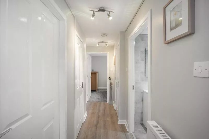 Spacious Main Door Holiday Home & Parking