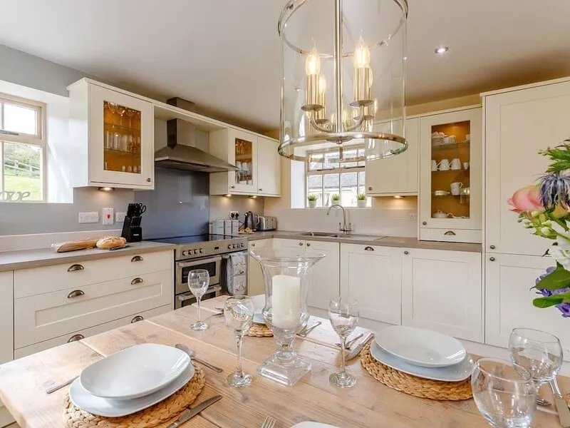 A Detached Stone Barn Sleeps 12 in the Peak District set in rolling countryside