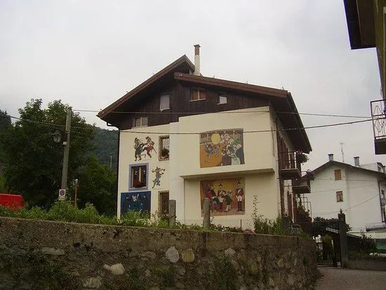 Il centro storico e i murales di Pinocchio