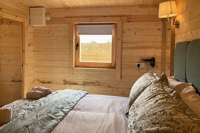 Cabin 438 - Clifden - sleeps 2 guests  in 1 bedroom