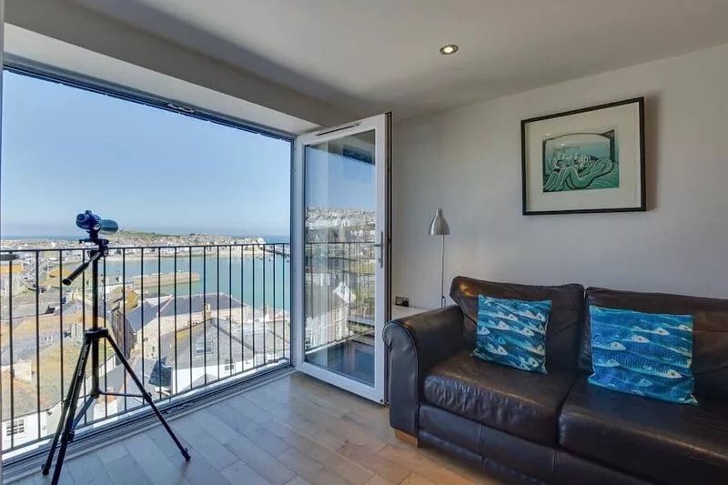 Over the Harbour, 4 Fernlea Court