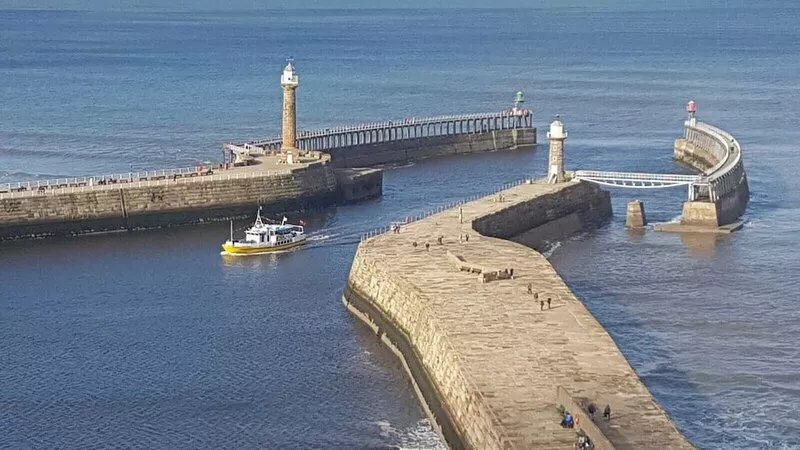Newly converted fresh, airy hideaway near Whitby