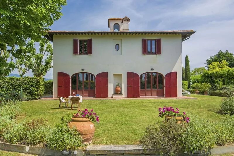 Wonderful private villa for 9 people with WIFI, TV, patio and parking