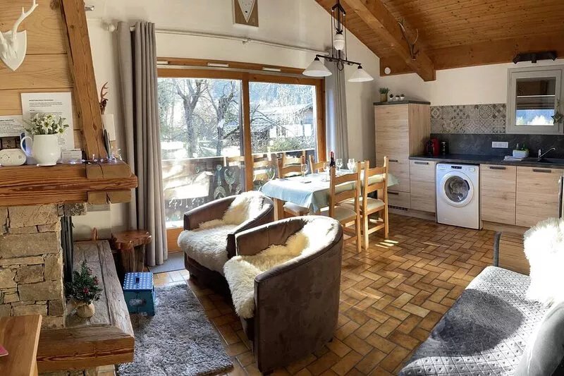Comfy, Cosy Alpine Style Apartment, With Fireplace And Fantastic Views
