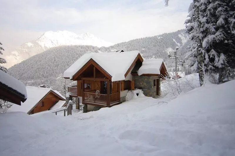 Ski in Ski out direct on to piste individual chalet with fab views and free WIFI