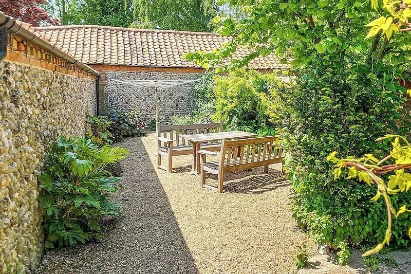 2 bedroom accommodation in Sharrington, near Holt