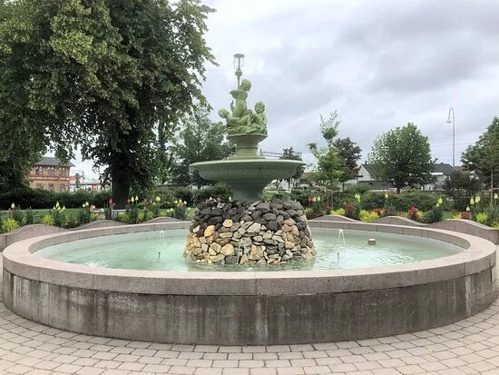 Statyn ''gladjens Kalla''