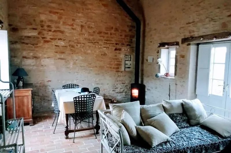 "La Cadole, a country house in southern Burgundy