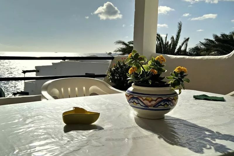 50 METERS FROM THE SEA: HOLIDAY APARTMENT IN NICE AND RELAXING PLACE