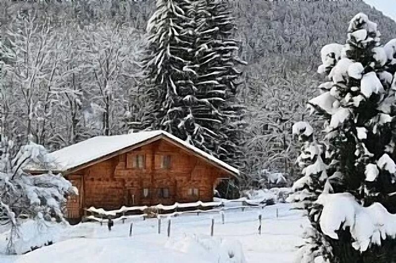 Authentic Savoyard Chalet in Peaceful Location, Great Views, 900m to centre