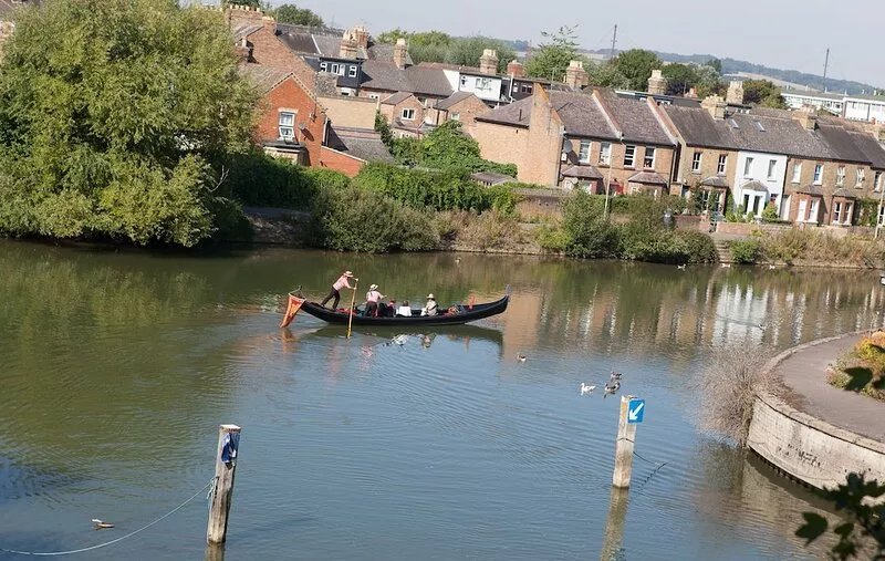Luxury Oxford city centre apartment with river views
