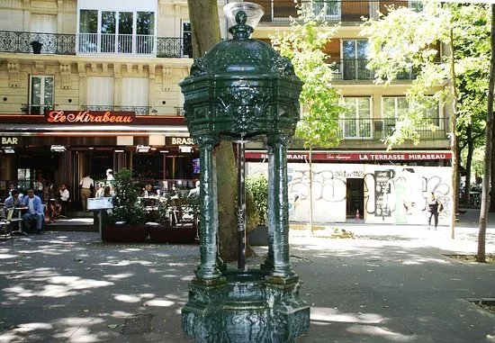 Fontaine Wallace a "Colonnettes"