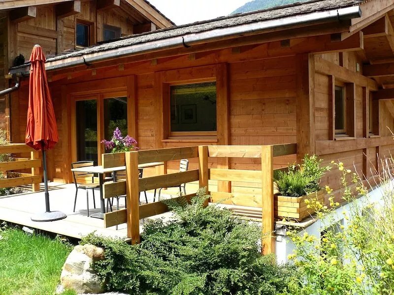 new semi-detached chalet, quiet and comfortable. With 2 bedrooms and 2 bathroom