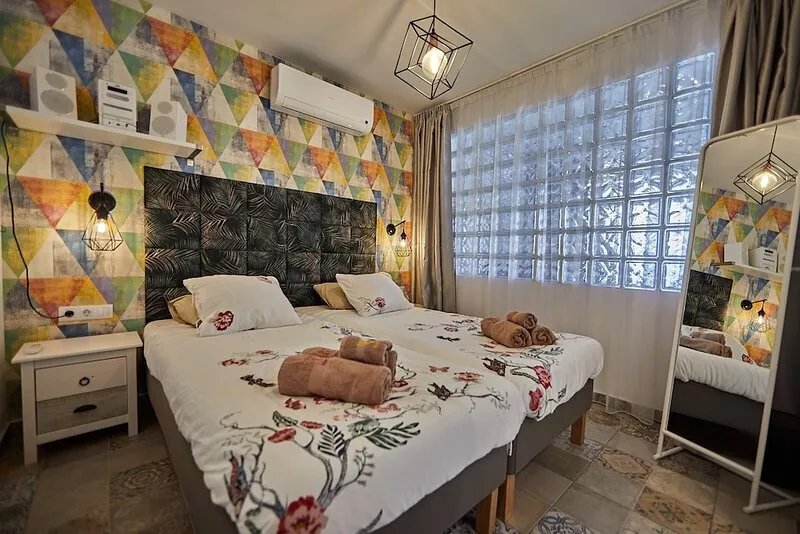 Mariposa Apartment, Yumbo 200 m, Beach 400m, WiFi, Pool, Towels