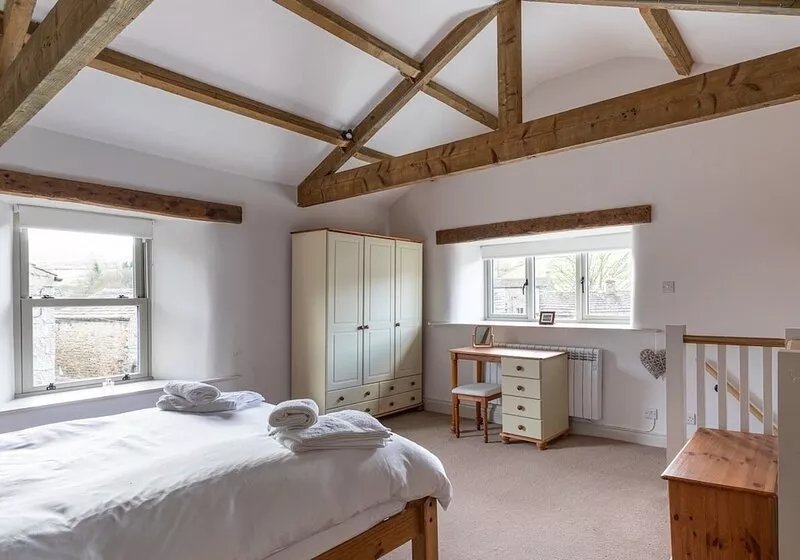 High-quality bolthole and cosy sanctuary for 2 people in a picturesque village