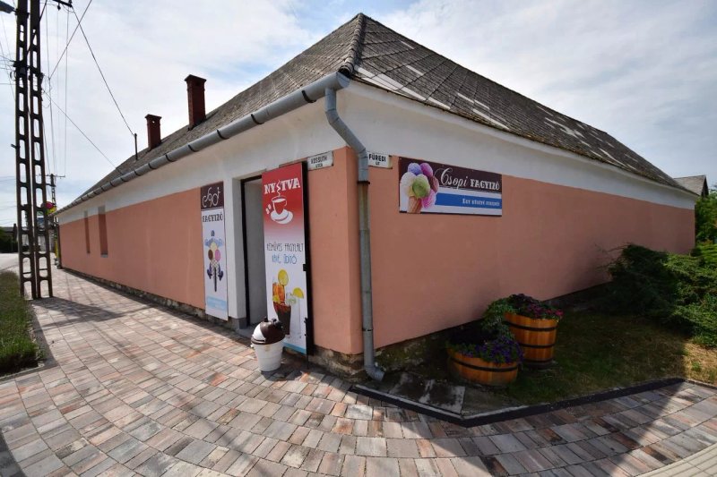 Csopi Ice Cream Parlour