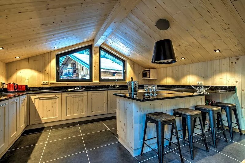 Chalet in Chamonix centre, 3 bedrooms ensuite,  sleeps 6, view Mont Blanc