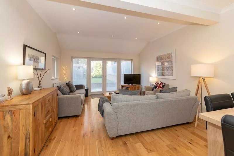 Pass the Keys | 41C Bath Road Modern Renovated Peaceful House with Garden