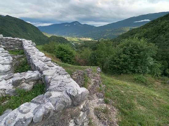 Tonovc Castle