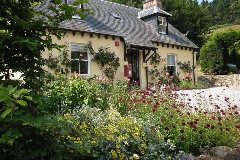 Former Lodge House to Swordale Castle