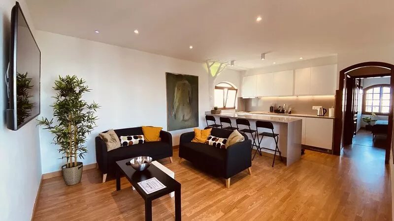 Apartment Alegría | Stylish, newly renovated accommodation right by the sea