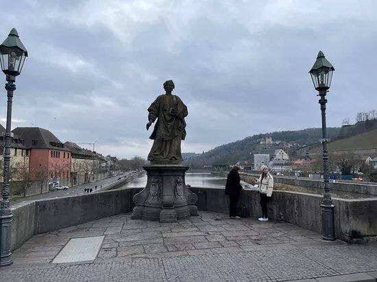 Bruckenstatue St. Totnan