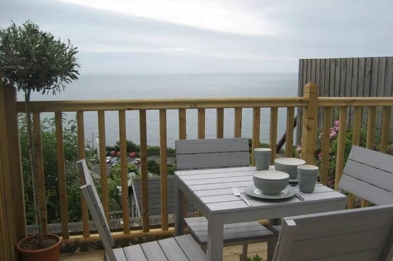 Titha's Cottage - Fully refurbished with lovely sea views