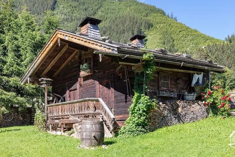 Ski and mountain hut for max. 5 people between Kitzbühel and Zillertal.
