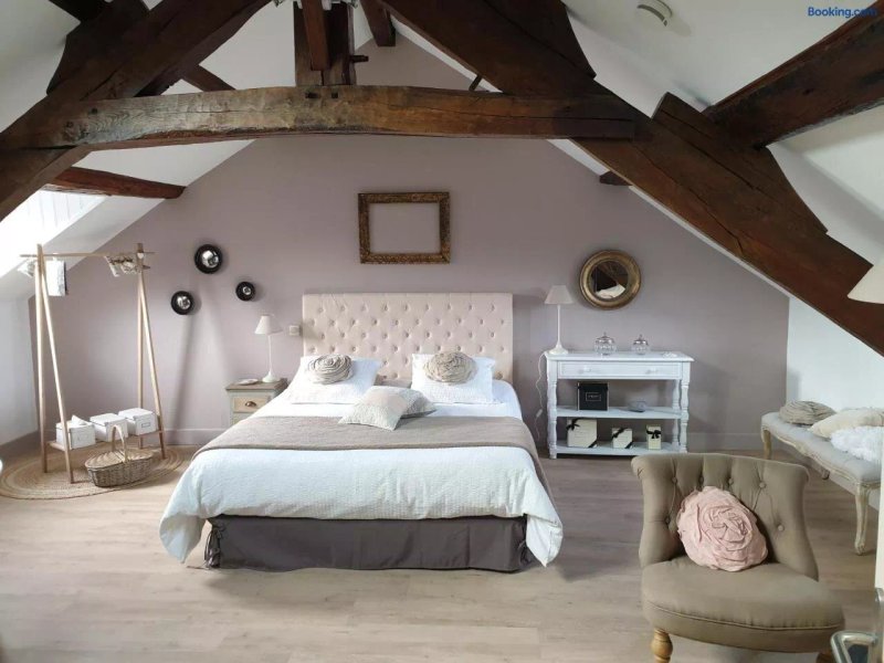 D'anciennes 'Chambres De Bonnes'