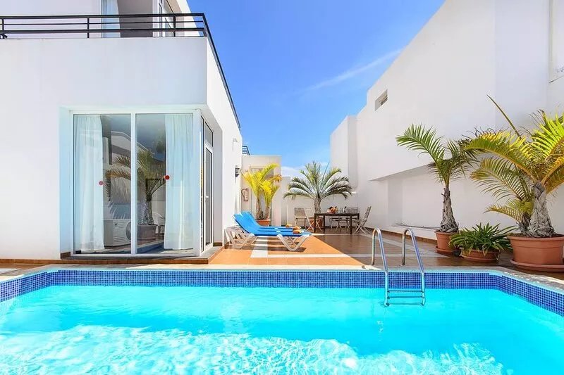 Puerto del Carmen Beautiful holiday home with Heated Pool, Private Patio and