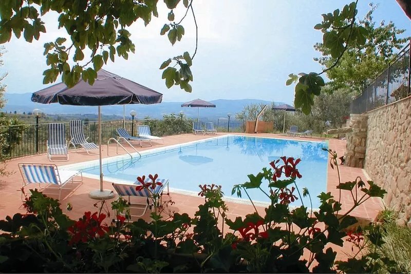 Beautiful apartment for 6 people with pool, WIFI, TV and parking