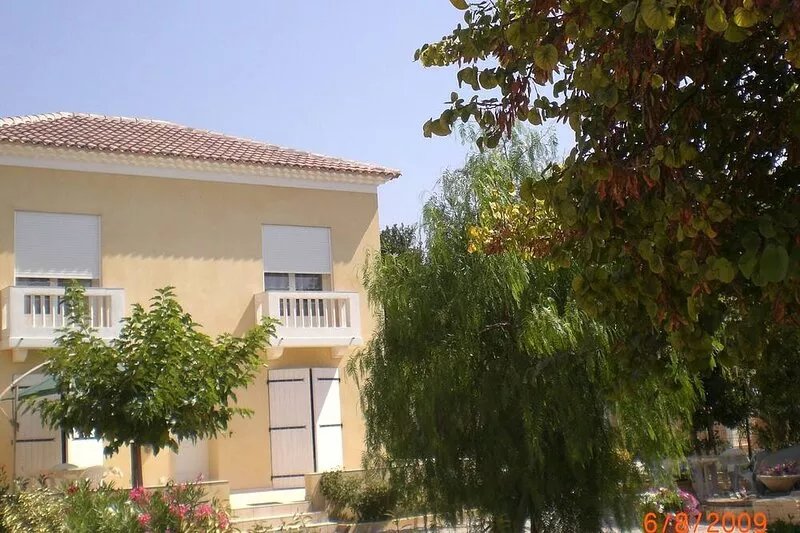 Villa with garden, air-conditioned, 200 m beaches and downtown Sanary