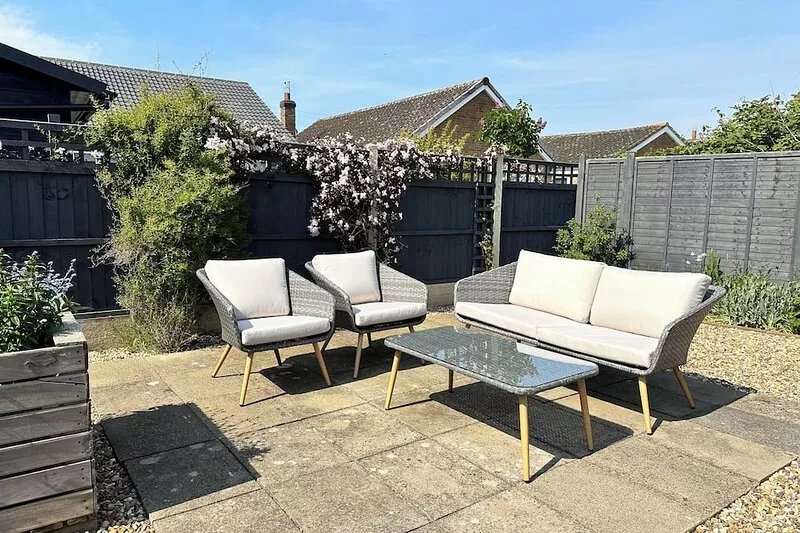 Blue Boat Cottage, Sutton on Sea - brand new, dog friendly, cosy cottage