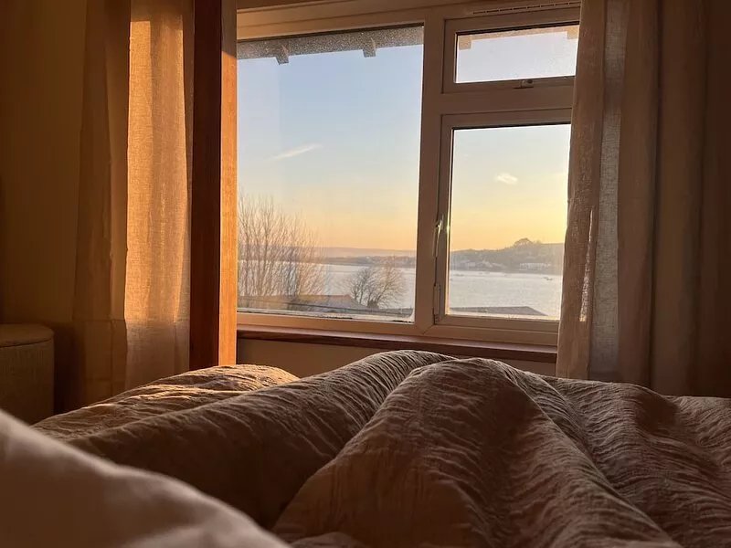 * Fisherman’s Cottage * with panoramic river views