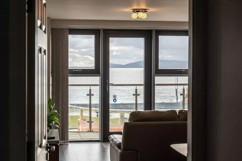 Deluxe 2 bedroom Sea View apartment in Salthill, Galway