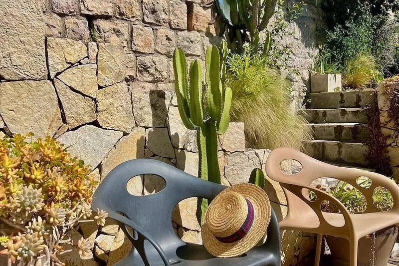 T2 with garden, sea view, 15 min walk to Croisette