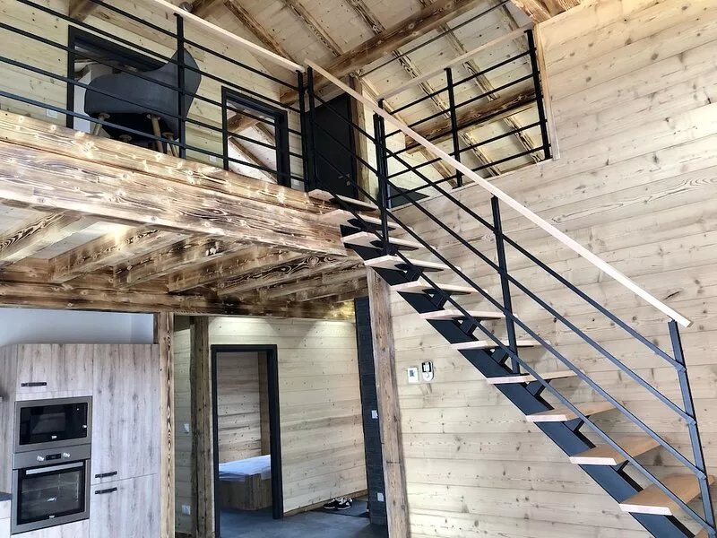 COMFORTABLE CHALET FROM ******** M FROM TOWN CENTER