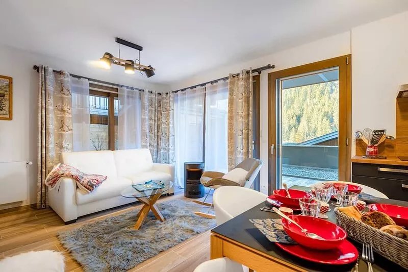 Cosy, modern 4-person flat, close to the centre, large terrace.