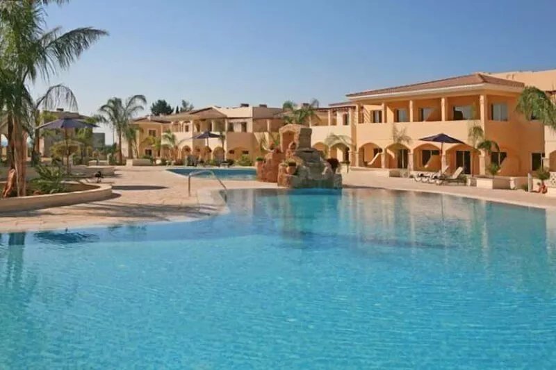 Superb 3 Bed, 3 Bath Penthouse Apt With Large Terrace & Super Pool & Sea Views
