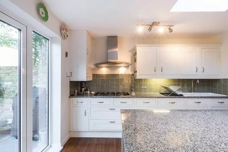 Modern 4-Bed House with a Garden, Fulham