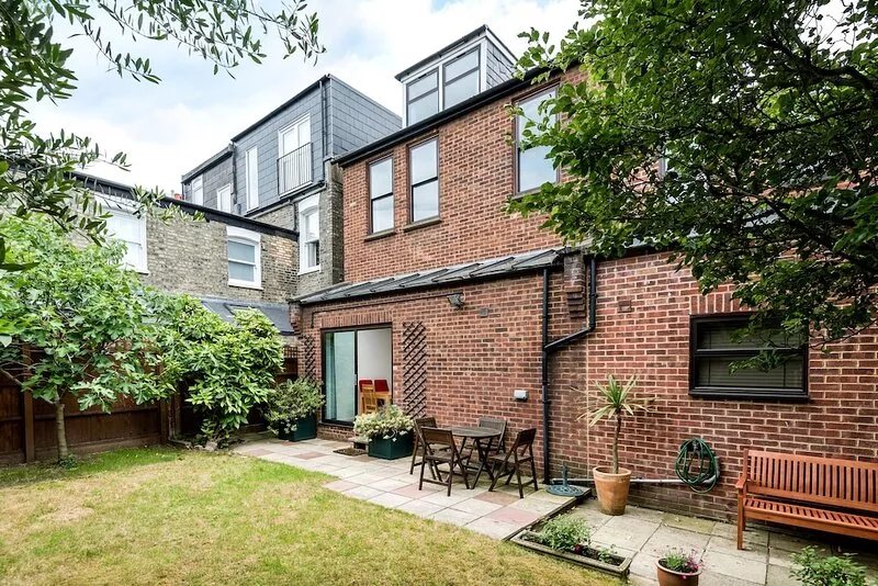 Bright 4 Bedroom Family Home in Prime West Hampstead with Garden and Garage