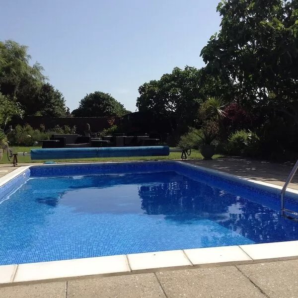 5 double bedroom Art Deco Villa by the sea with a hot tub